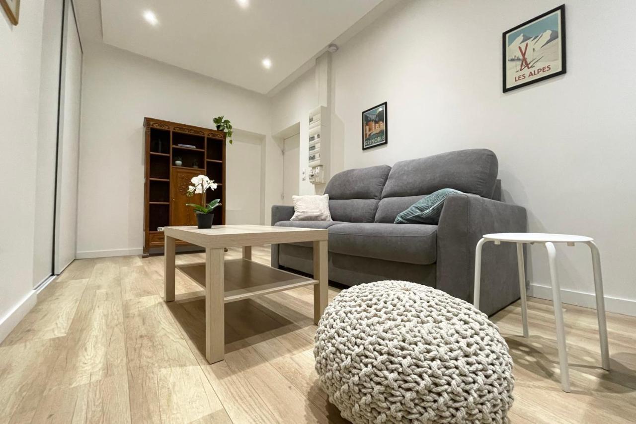 #Cf In White&Gray Center Apartment Grenoble Exterior photo